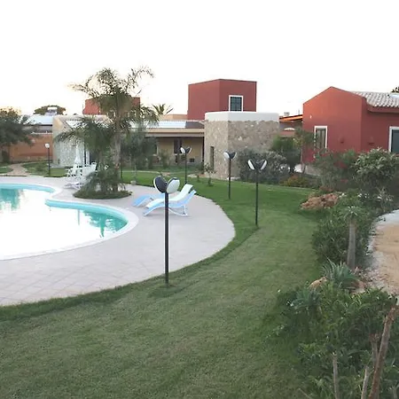 Aparthotel Itaca *