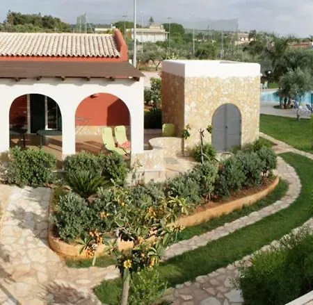 Aparthotel Itaca *
